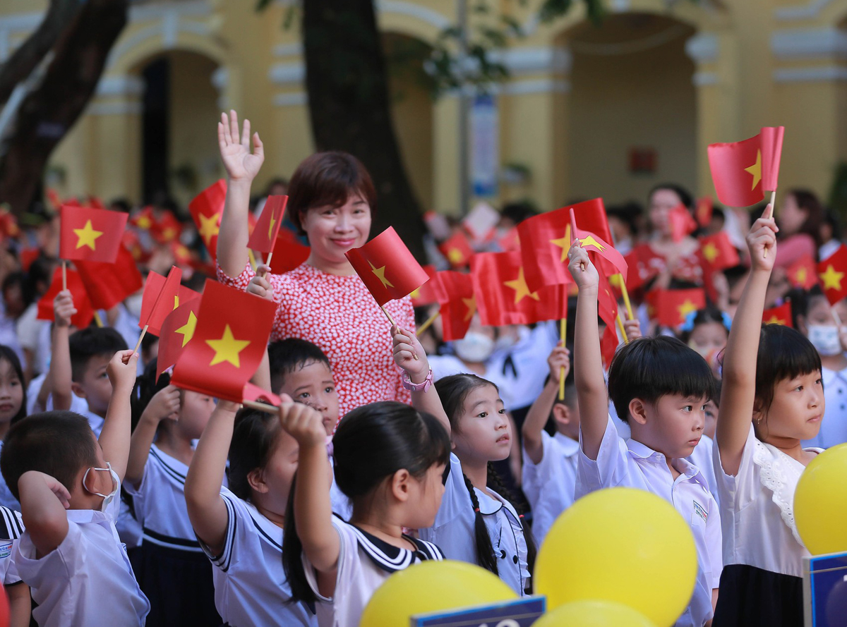 nước giặt Lord Gold