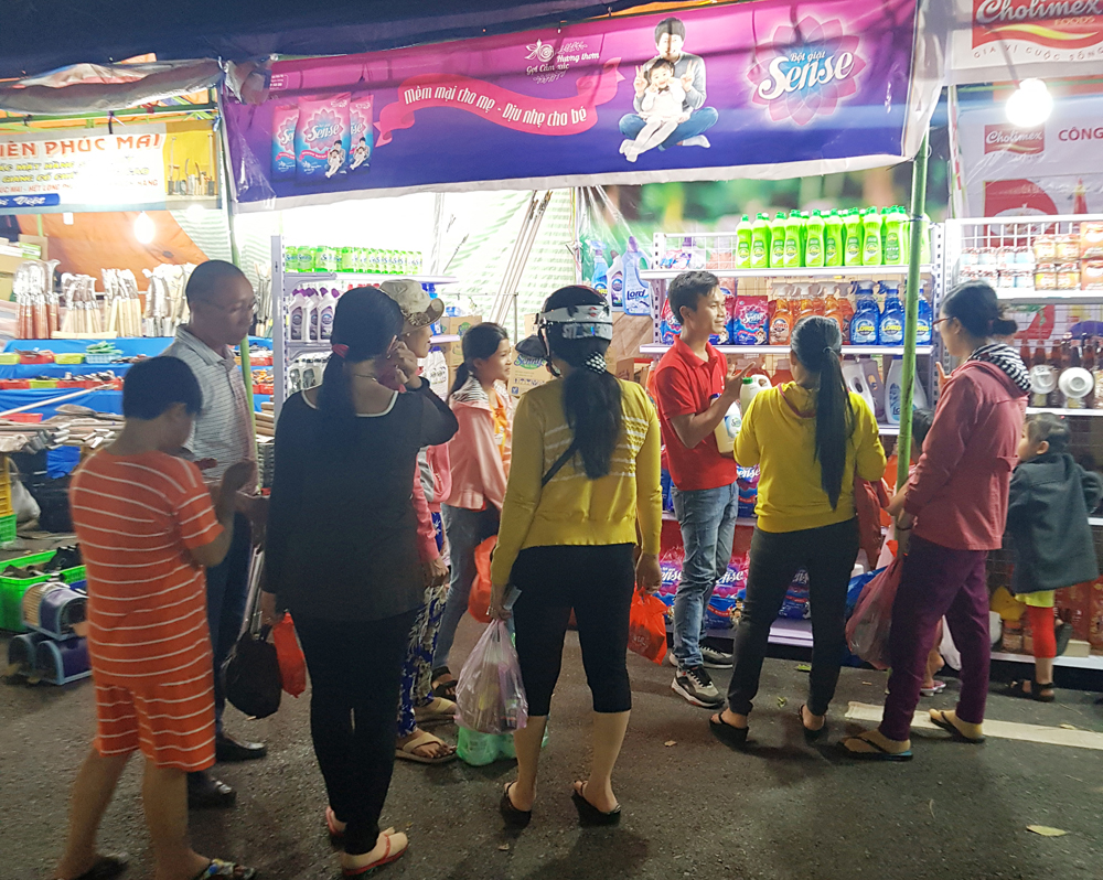 hội chợ đưa hàng việt ra côn đảo