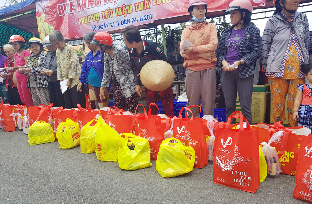 hội chợ đưa hàng việt ra côn đảo