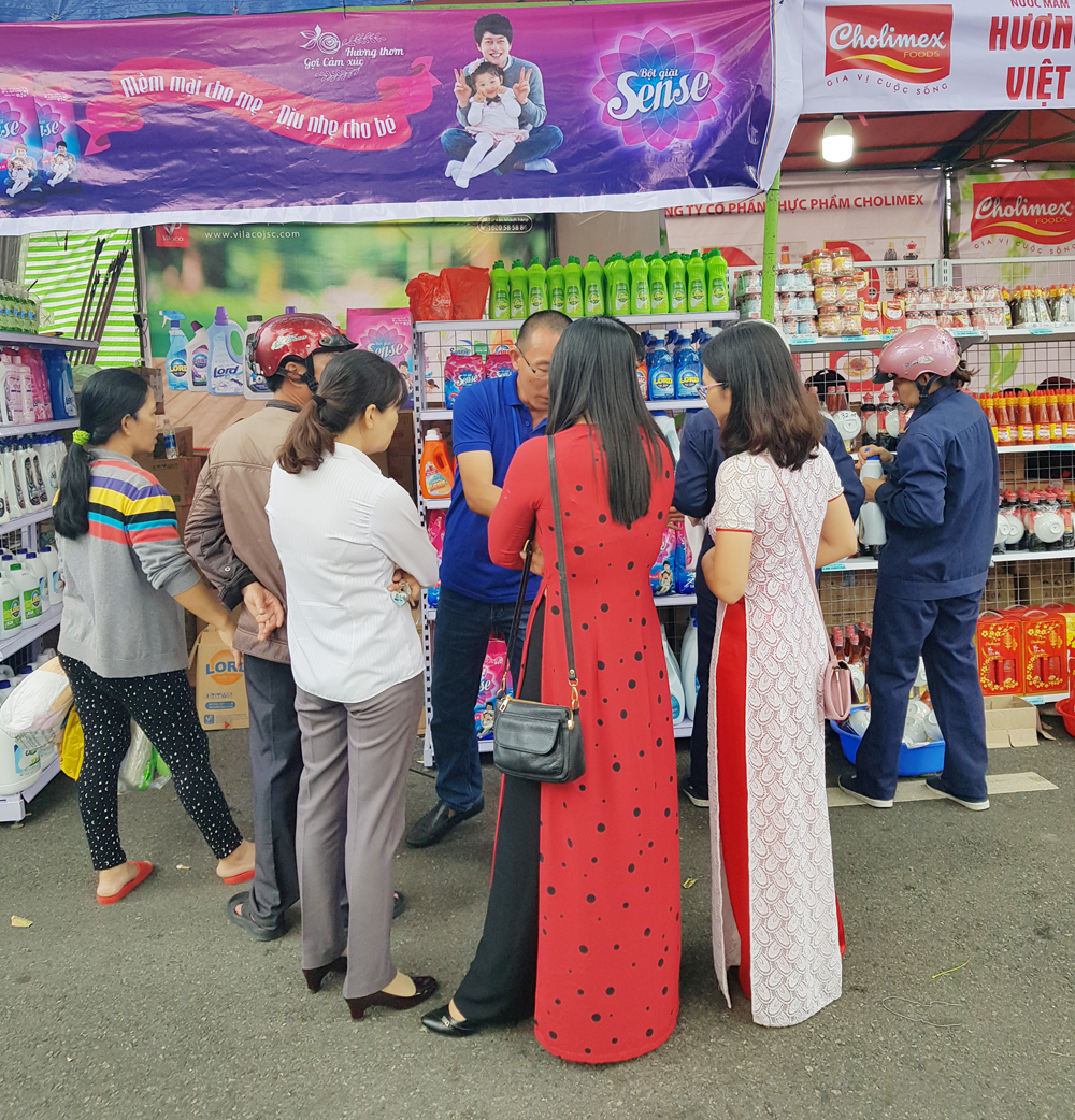 hội chợ đưa hàng việt ra côn đảo