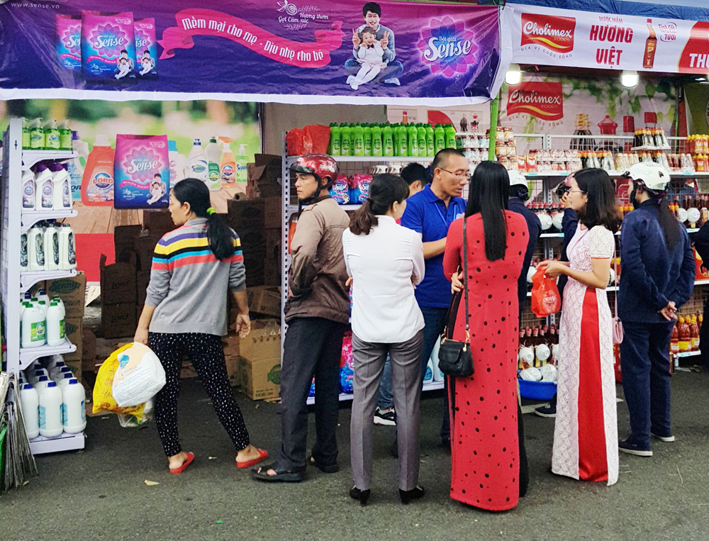 hội chợ đưa hàng việt ra côn đảo