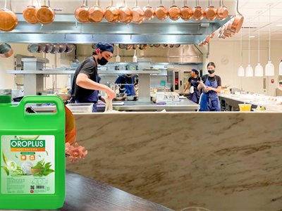 Nước rửa chén chuyên dụng Oroplus - Giải pháp an toàn cho nhà hàng khách sạn