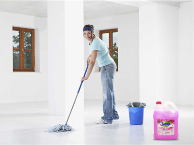 Sàn sạch bong kin kít với nước lau sàn Senny hương hoa lily