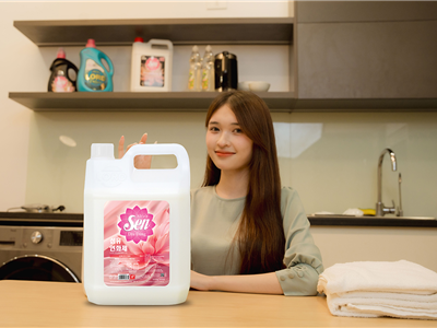 Nước Xả Vải Sen Dịu Dàng Hương Sen Tự Nhiên – Cho Áo Quần Luôn Thơm Mát Như Mới