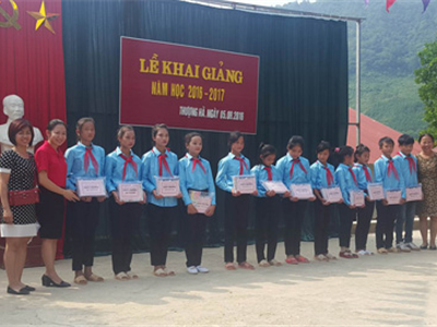 Vilaco đồng hành cùng CLB nữ doanh nhân tặng đồng phục cho trẻ em nghèo vùng cao, nhân dịp khai giảng năm học mới